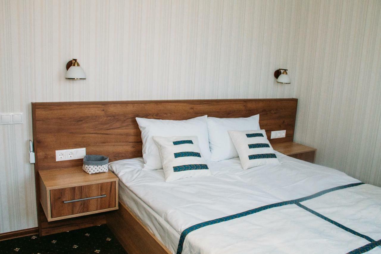 Hotel Rioro Myrhorod Zewnętrze zdjęcie