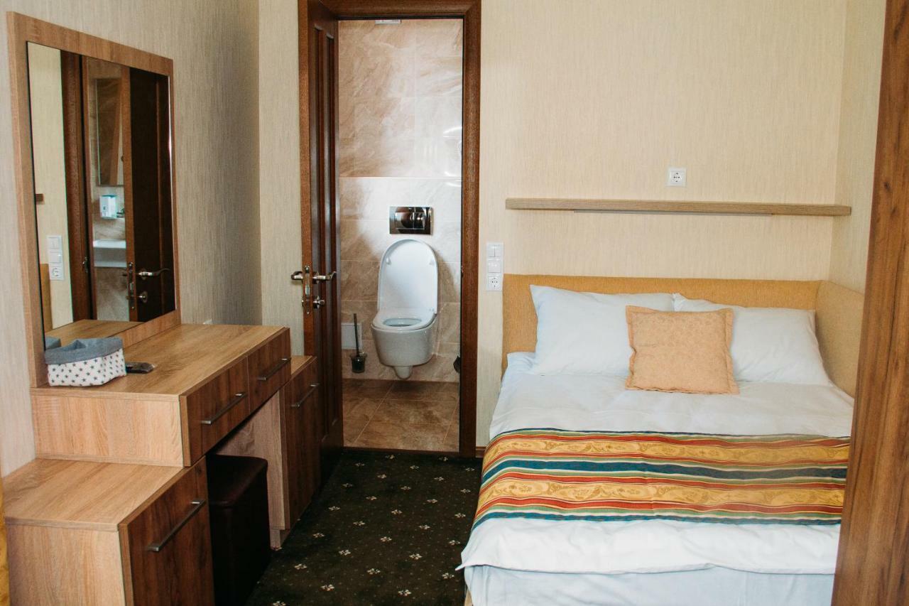 Hotel Rioro Myrhorod Zewnętrze zdjęcie