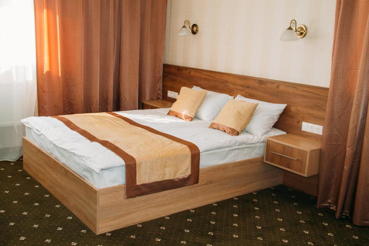 Hotel Rioro Myrhorod Zewnętrze zdjęcie