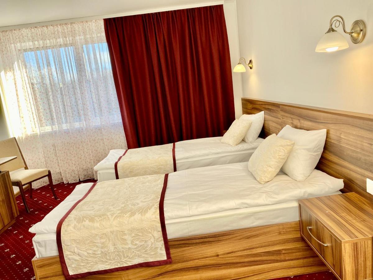 Hotel Rioro Myrhorod Zewnętrze zdjęcie